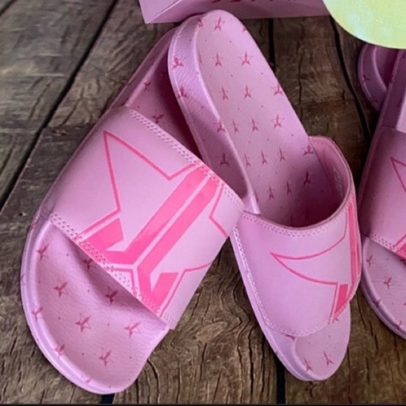 🆕 JEFFREE STAR Pink Slides With Pink Logo - Picture 3 of 5